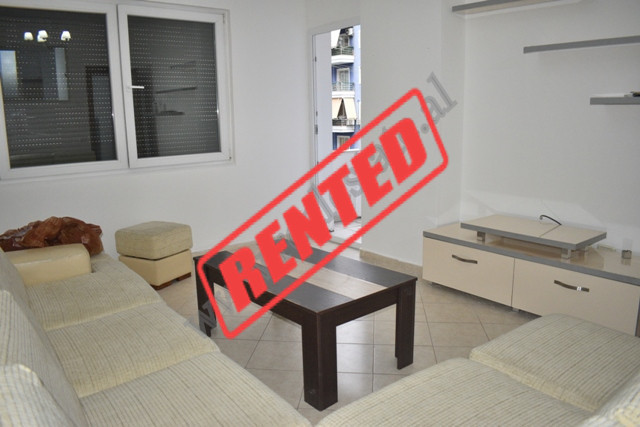 Apartament &nbsp;1+1 me qira ne rrugen Besim Alla.
Shtepia ndodhet ne katin e 3-te te &nbsp;nje pal